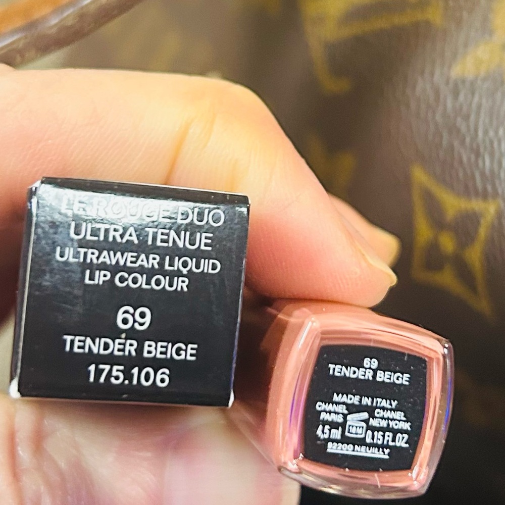 CHANEL Ultrawear Liquid Lip Color 69 Tender Beige NWT - Picture 4 of 5